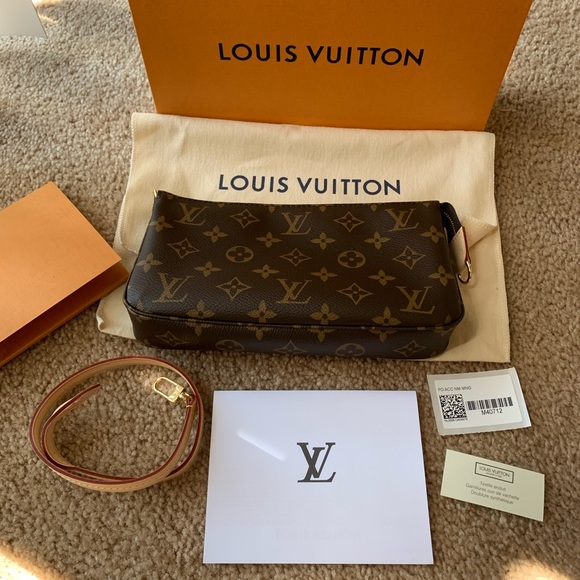 Louis Vuitton Handbags - 🌟NEW Louis Vuitton Monogram Pochette Accessories